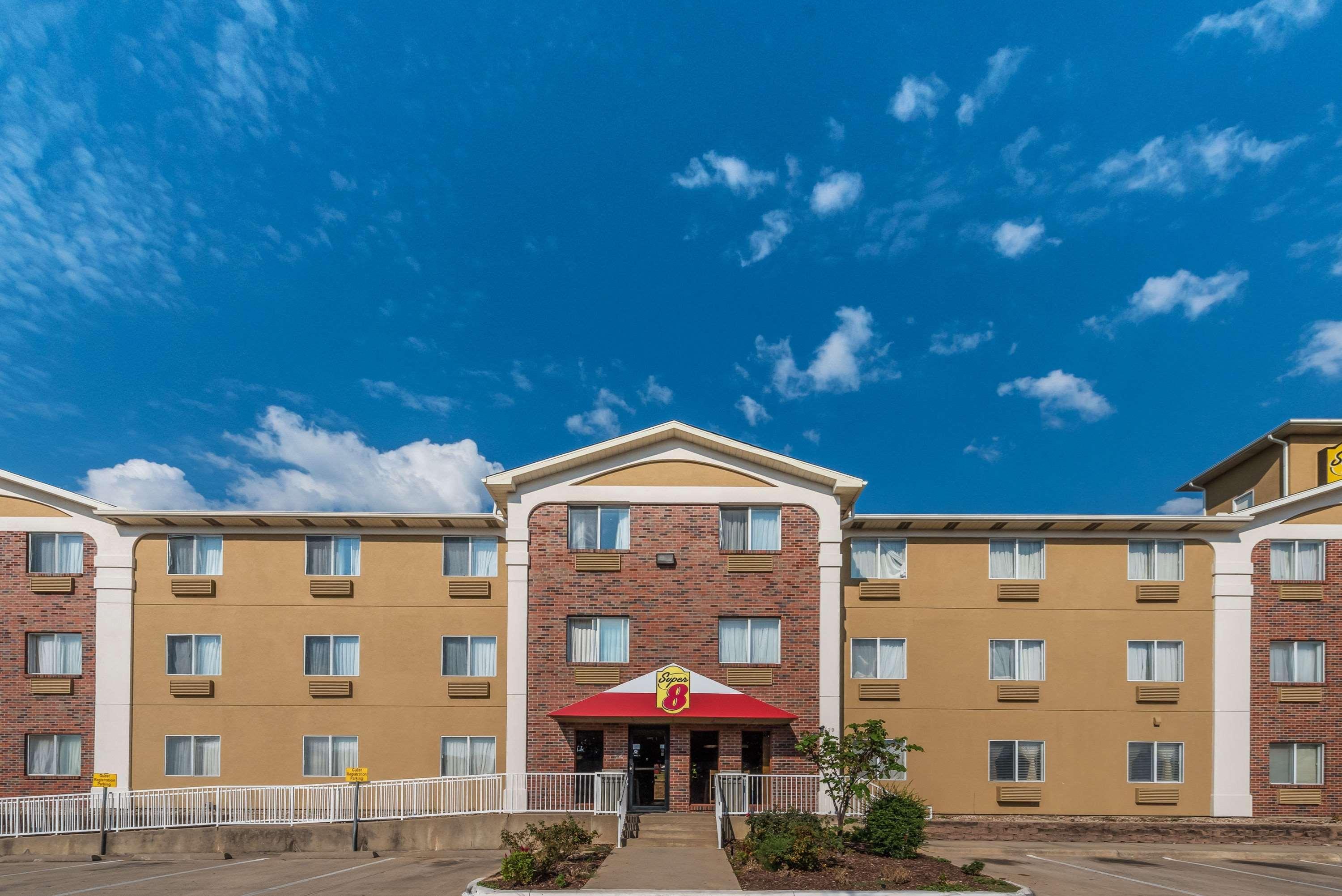 Super 8 By Wyndham Denton Hotel Ngoại thất bức ảnh