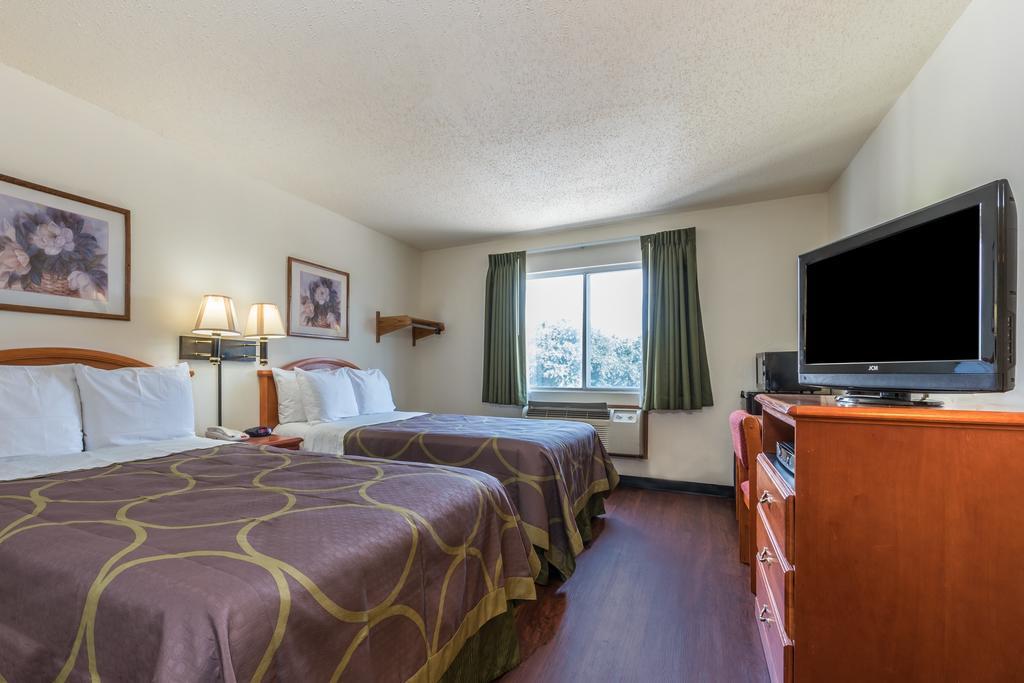 Super 8 By Wyndham Denton Hotel Ngoại thất bức ảnh